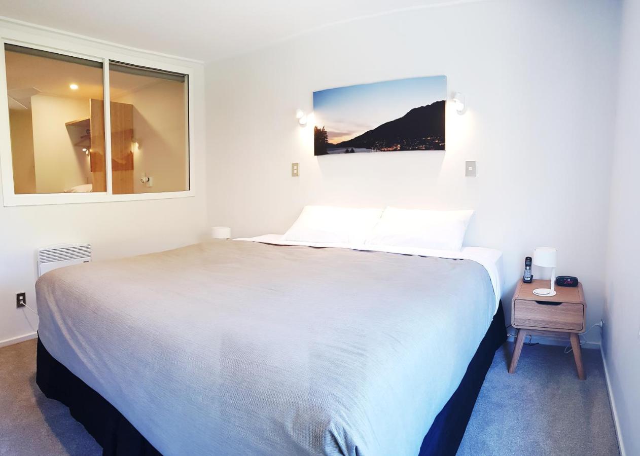 St James Apartments Queenstown Exteriör bild