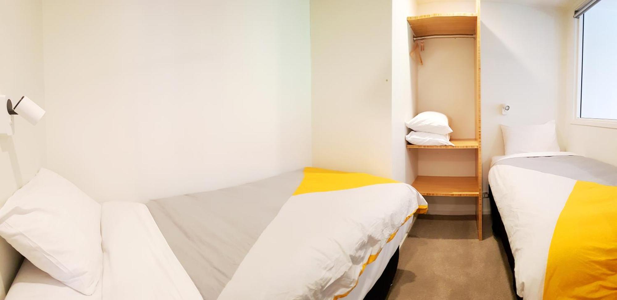 St James Apartments Queenstown Rum bild