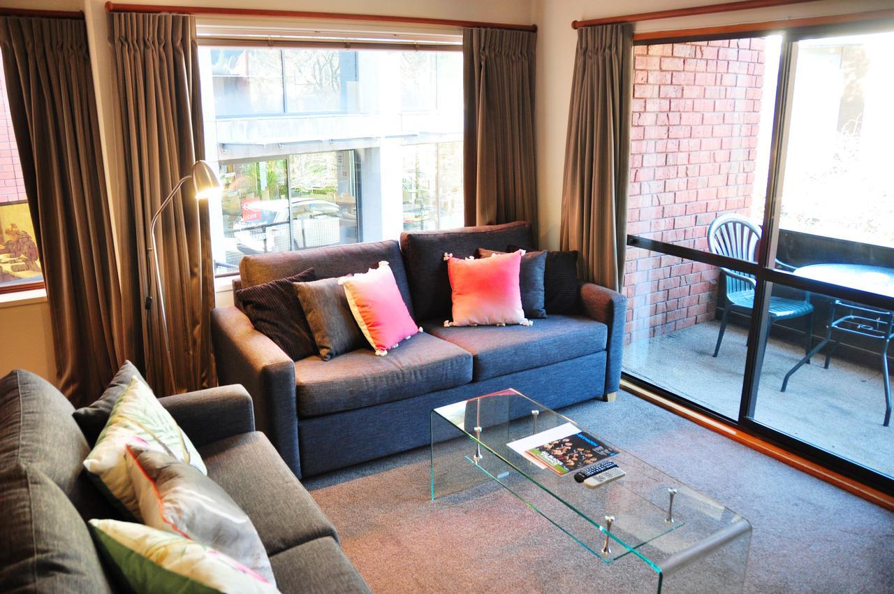 St James Apartments Queenstown Exteriör bild