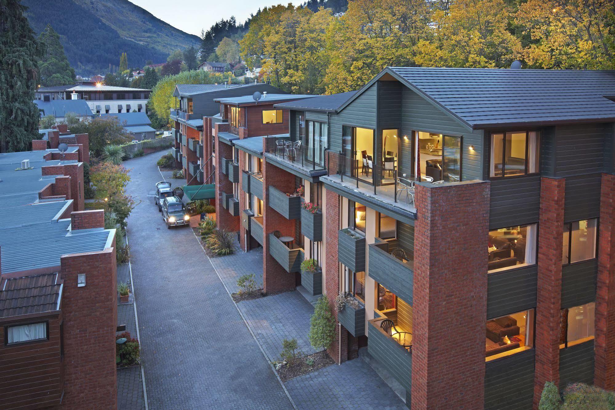 St James Apartments Queenstown Exteriör bild